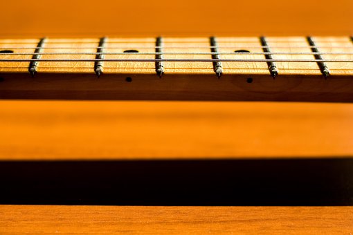 Nakke, Gitar, Bass, Streng, Instrumentet