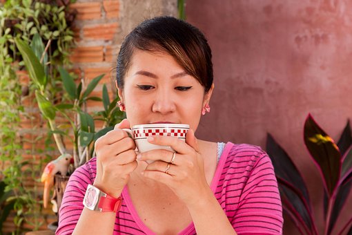 Kvinde, Asiatisk, Drikke Kaffe