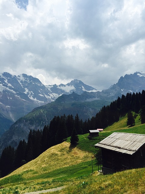 Free Lauterbrunnen Switzerland photo and picture