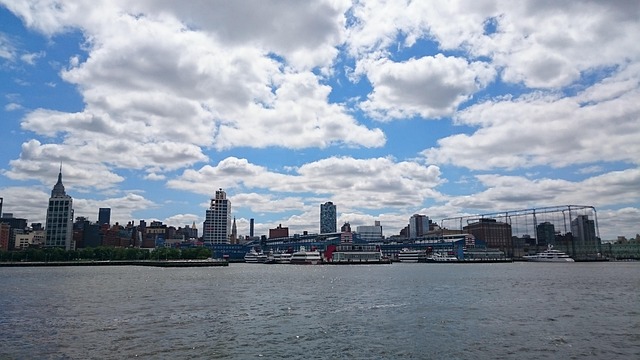 Wolken, Große Stadt, Riverside, Dock