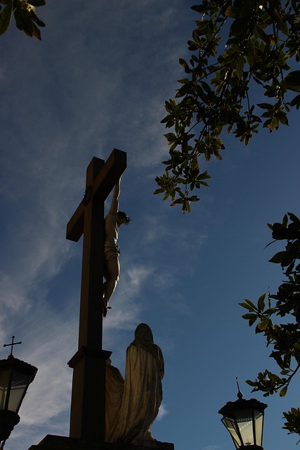 Free Crucifix Avignon photo and picture