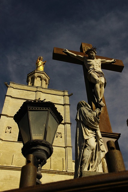 Free Crucifix Avignon photo and picture