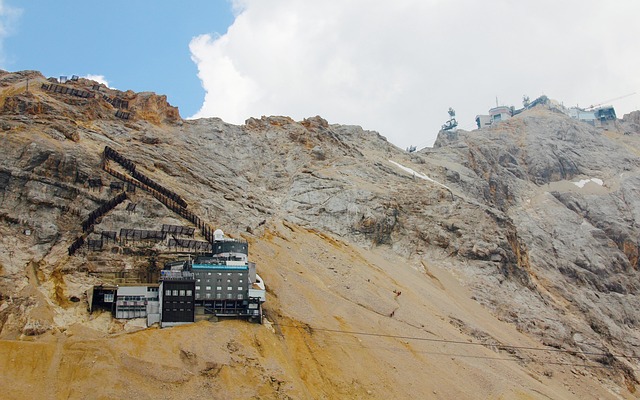 Free Zugspitze Schneefernerhaus photo and picture