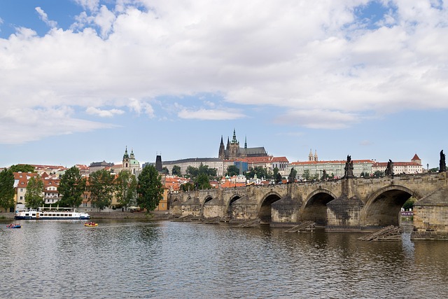 Prag, Prager Burg, Charles-Brücke