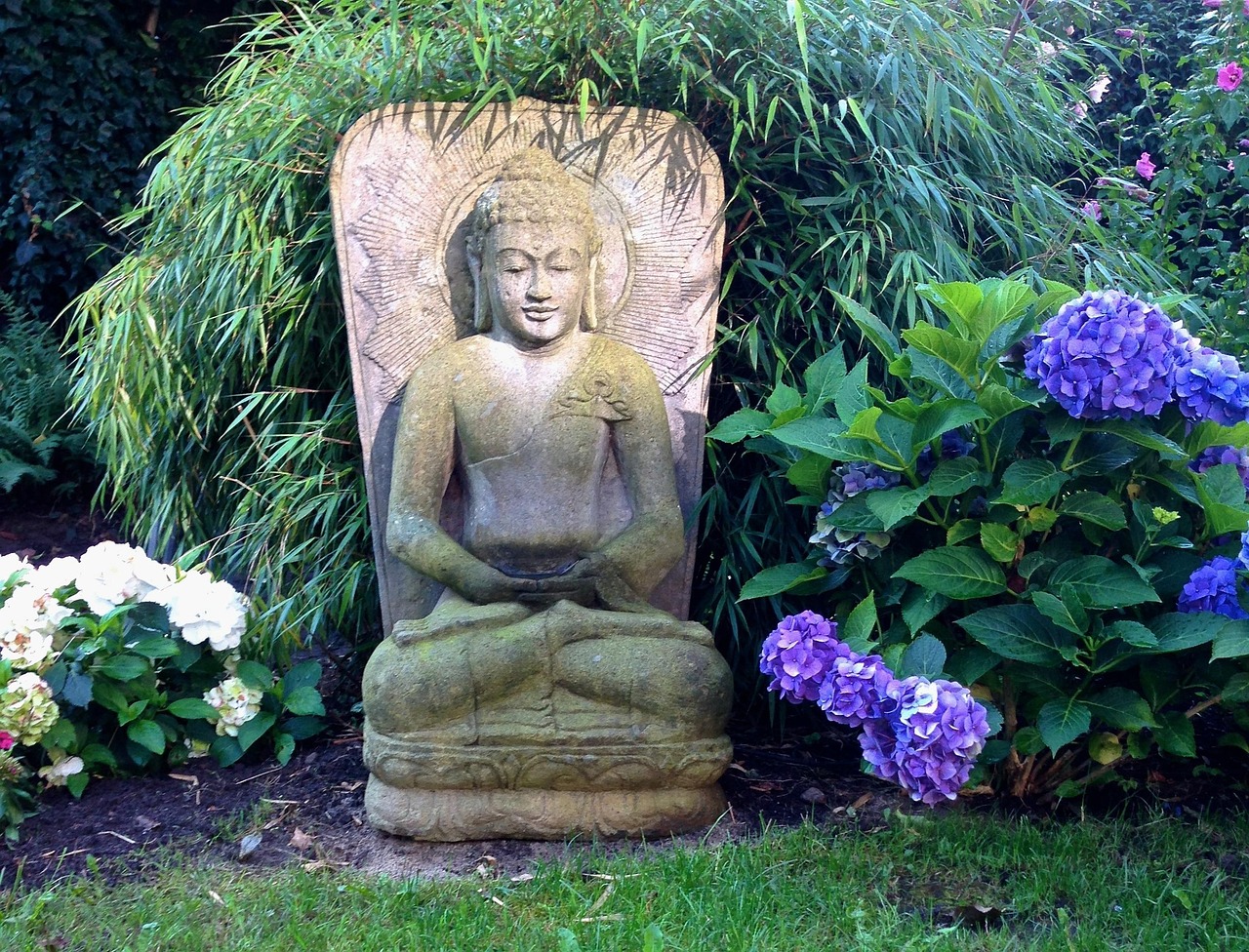 Elegantes Garten Buddha Figur Bilder