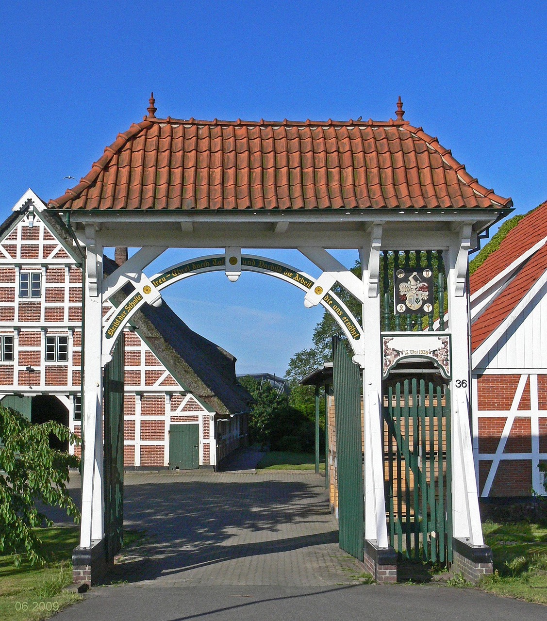Gate Courtyard Entrance Truss Old - Free photo on Pixabay - Pixabay