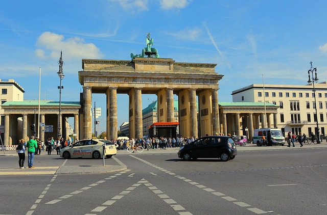 Free Berlin Brandenburg Gate photo and picture
