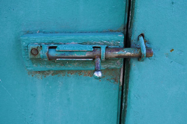 Free Old Gate Valve photo and picture