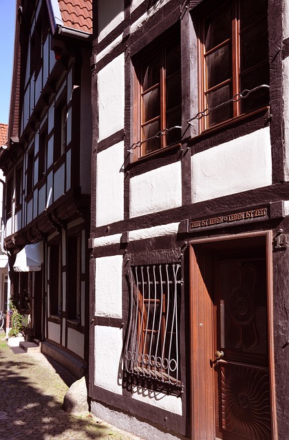 Free Truss House photo and picture