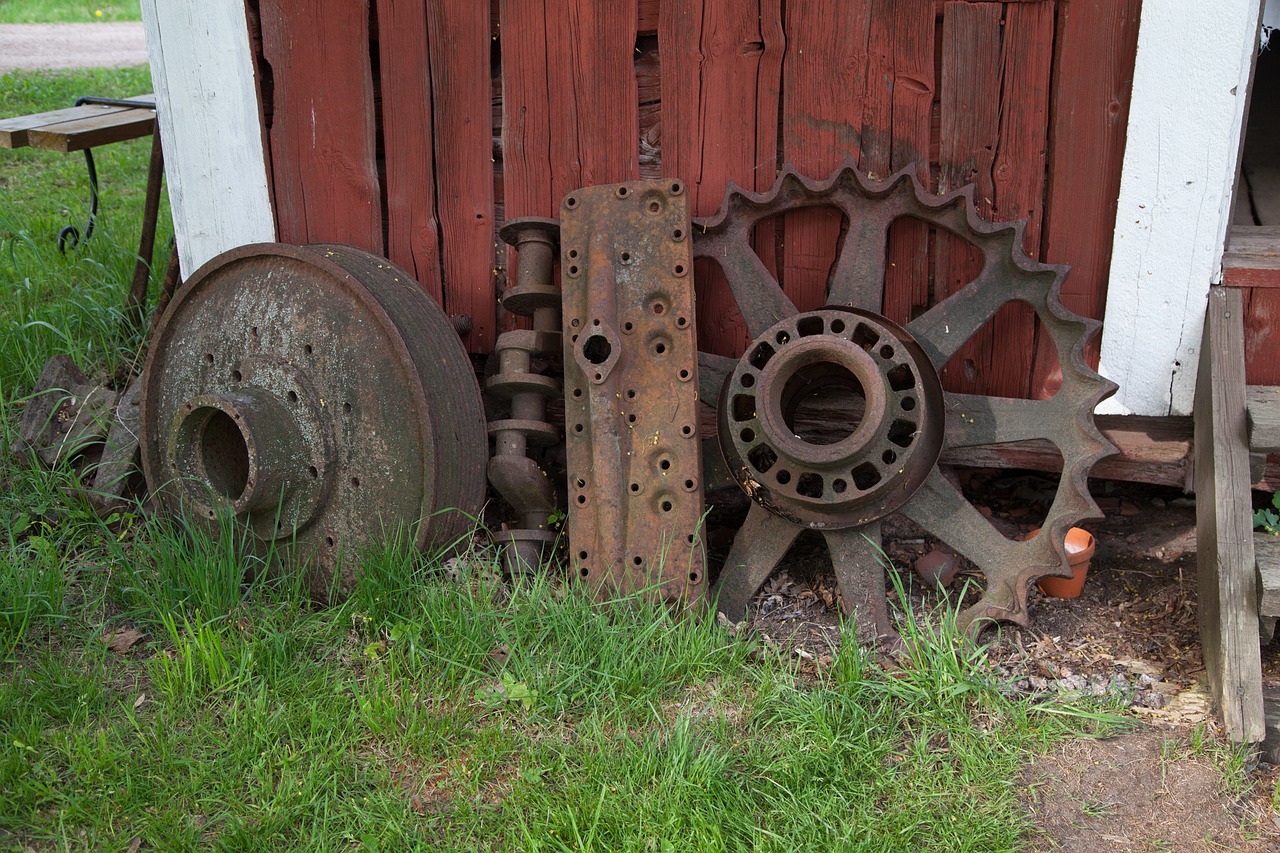 Rusty Wheel - free online jigsaw puzzle photo