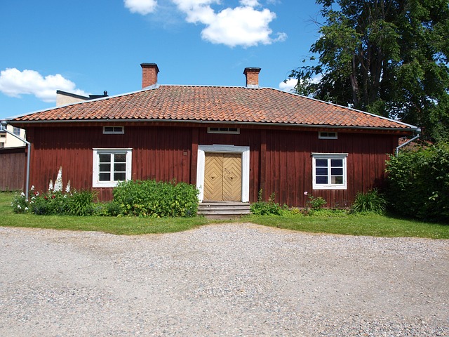 Free Red Cottage Summer photo and picture
