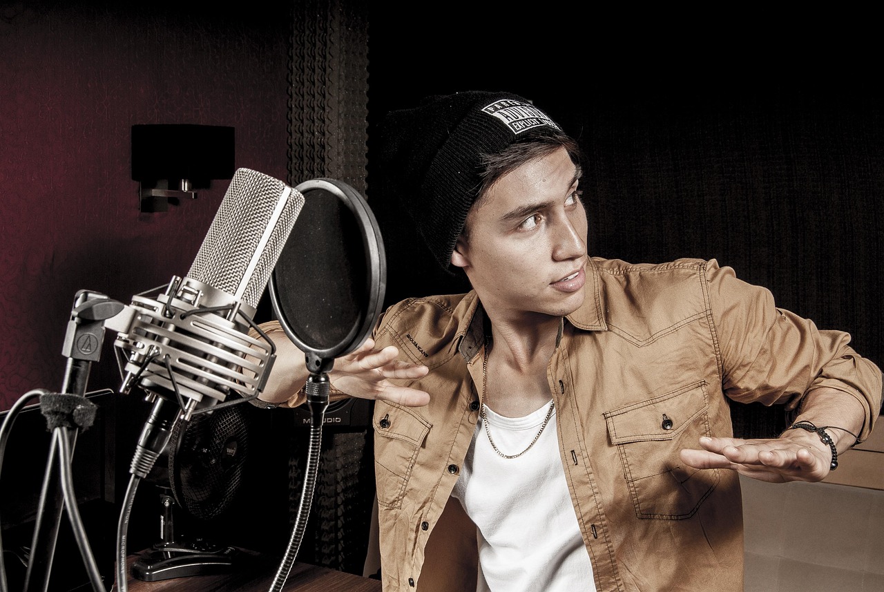 Page 2 - 2,000+ Free Singer & Music Images - Pixabay