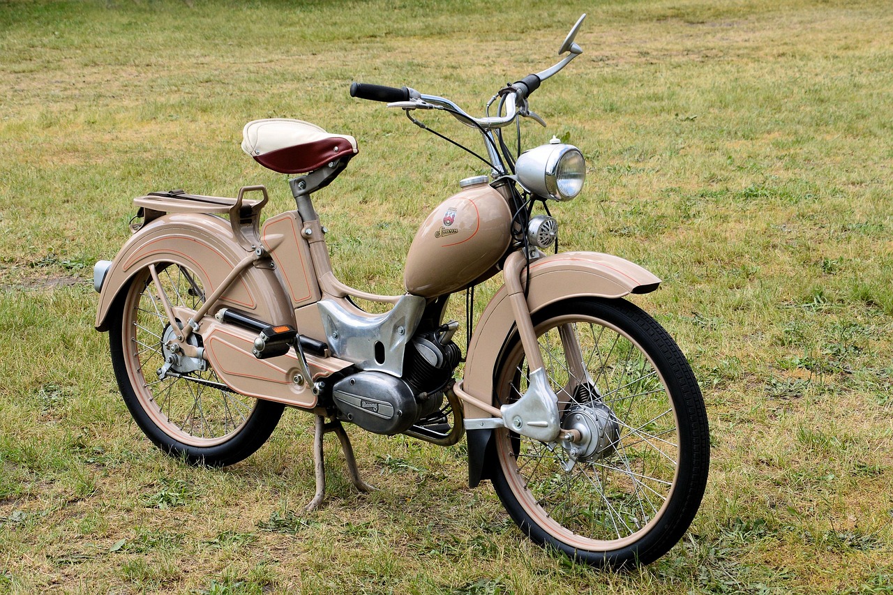 400 Free Moped Scooter Images Pixabay