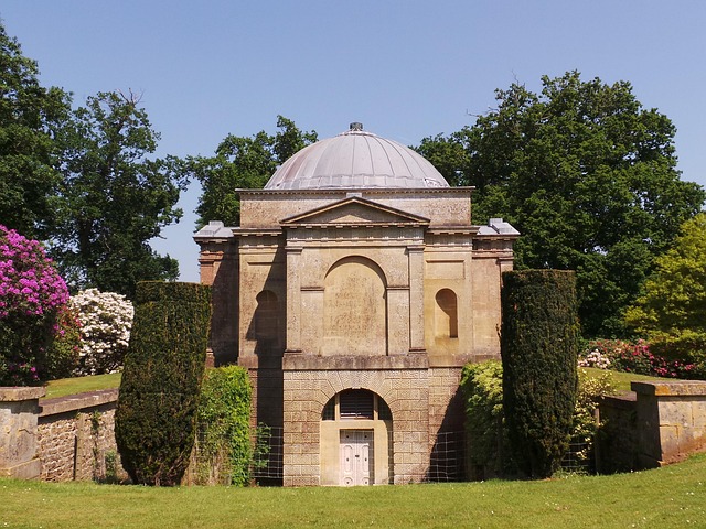Free Mausoleum Nature photo and picture