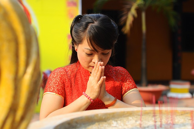 Free White Shirt Vietnam photo and picture