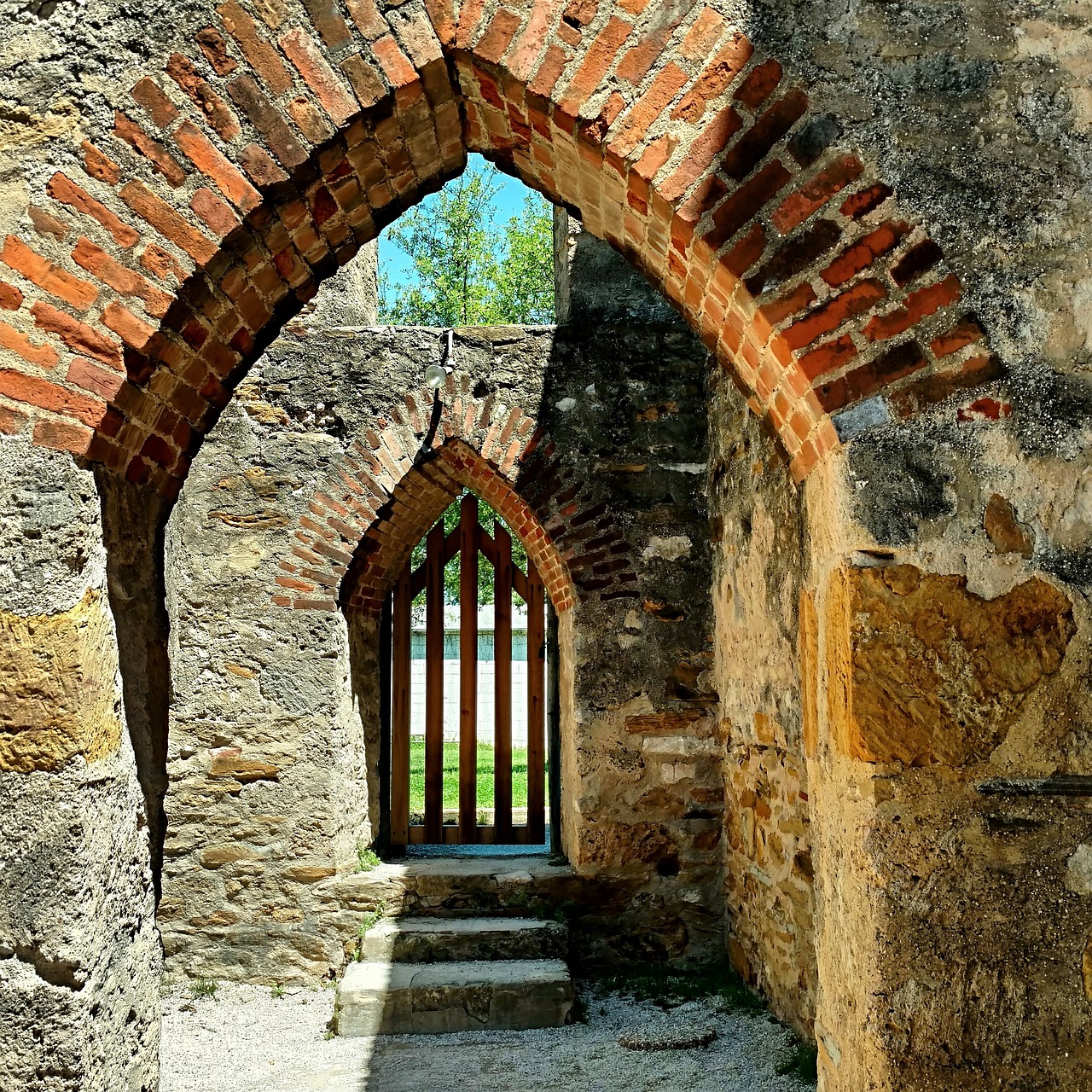Doorway - free online jigsaw puzzle photo