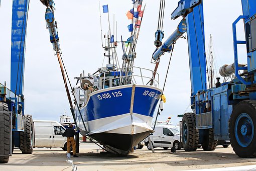Free Boat Crane photo and picture