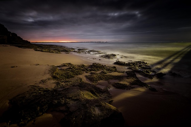 Zonsopkomst, Strand, Rotsen, Wolken