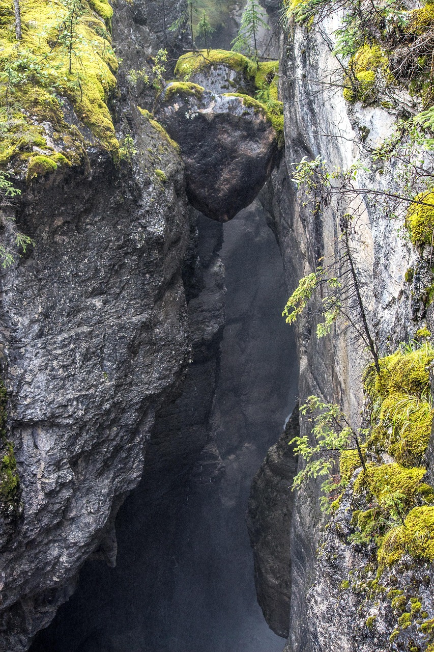 Suspended Rocks Suspended Rock Boulder - Free photo on Pixabay