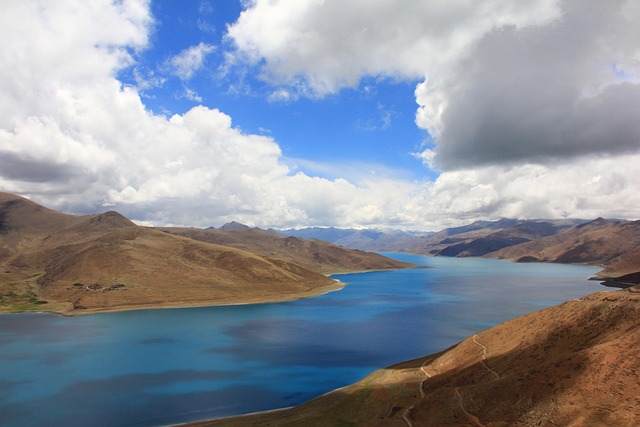 Free Yamdroktso Tibet photo and picture