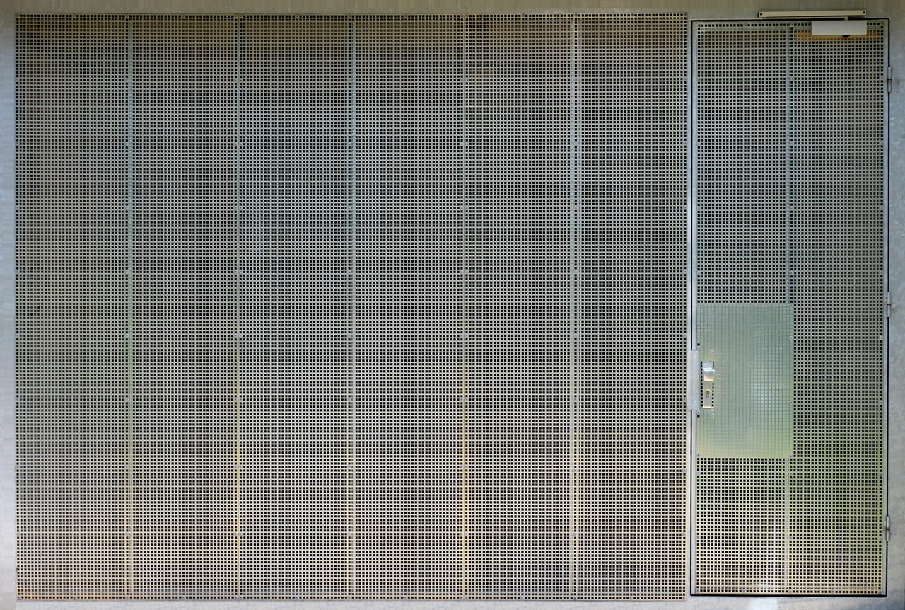 Garage Door - free online jigsaw puzzle photo