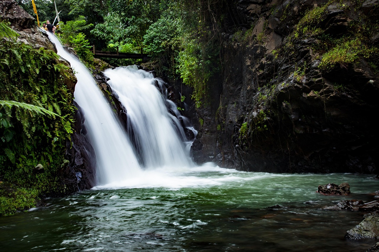 Waterfall - free online jigsaw puzzle photo