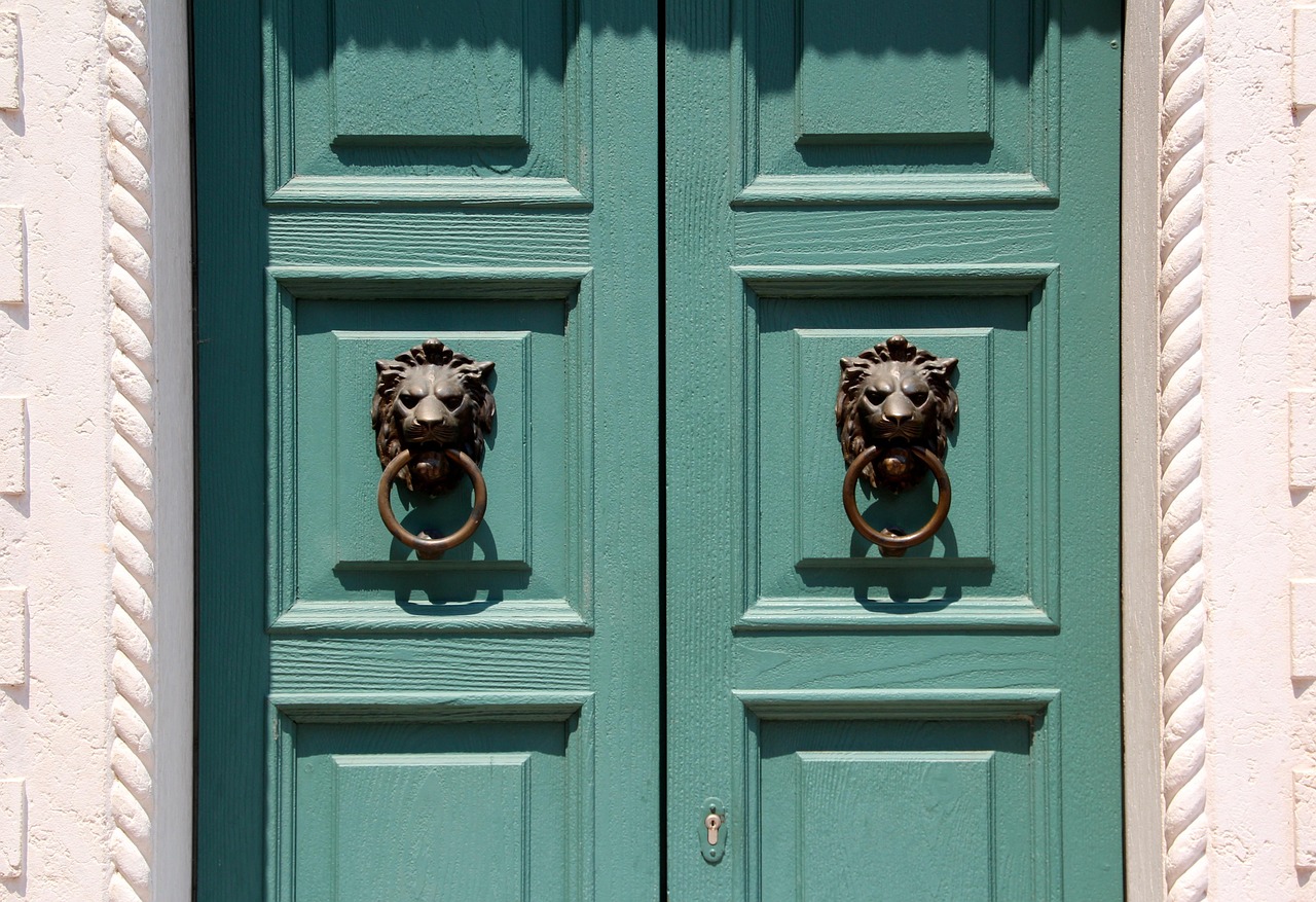 Door - free online jigsaw puzzle photo