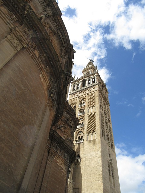Free Architecture Giralda photo and picture