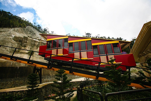Free Train Ba Na Hill photo and picture