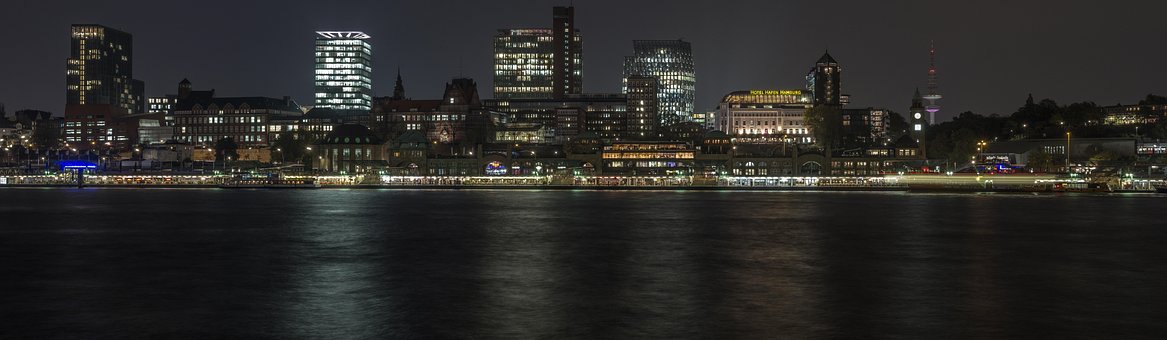 Hamburg, Elbe, Landungsbrücken