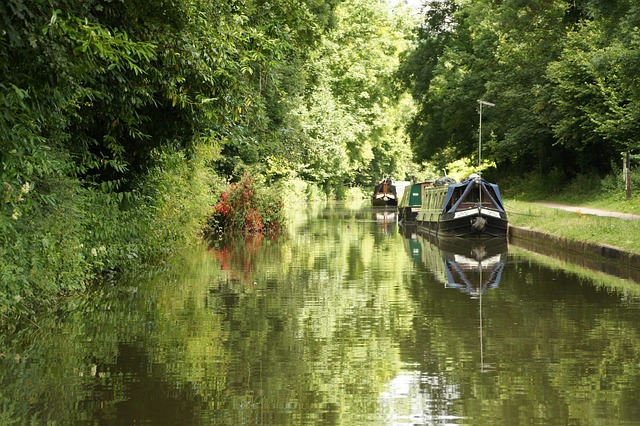 Free Canal Boat Canal Boat Holidays photo and picture
