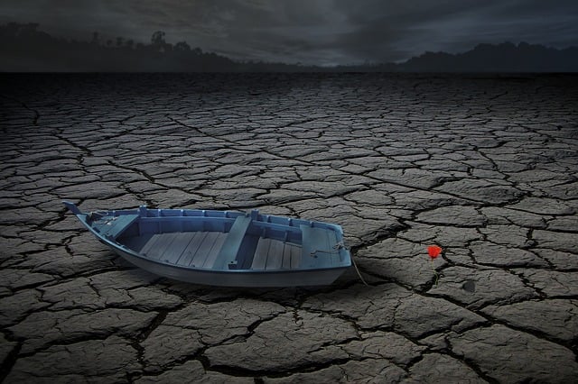 Free photomontage composing boat illustration