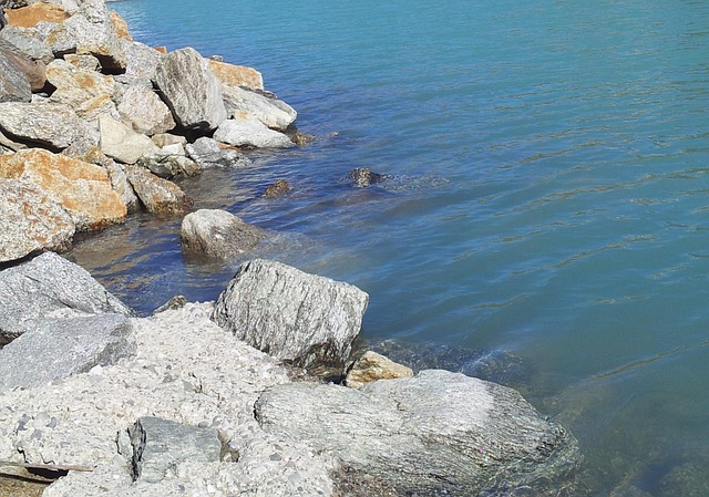 Free Mountain Lake Water photo and picture