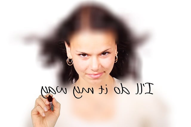 Free woman write pen illustration