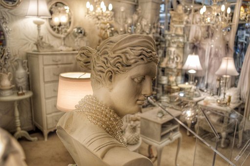 Free White Statue photo and picture