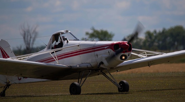 Free Airplane Flying photo and picture
