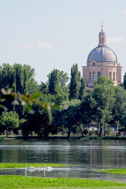 Free Mantua Dome photo and picture