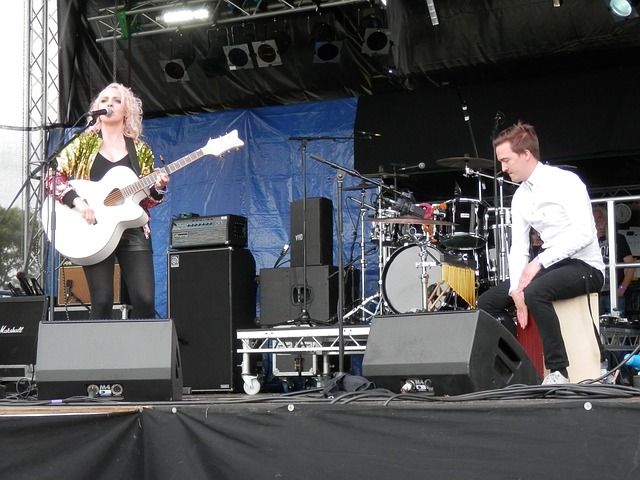 Free Philippa Hanna Musician photo and picture