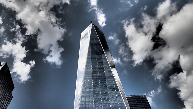 Binary trade center