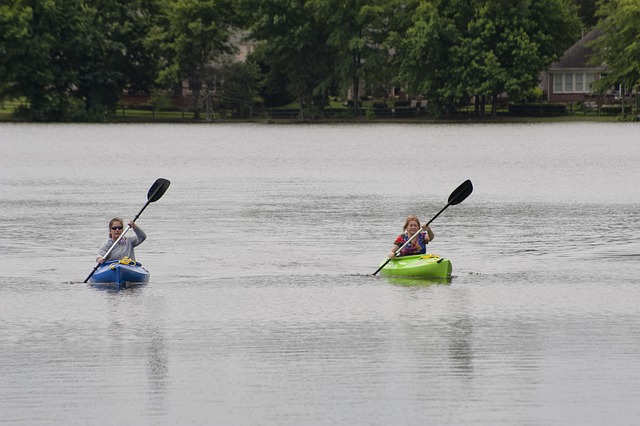 Free Kayak Women photo and picture