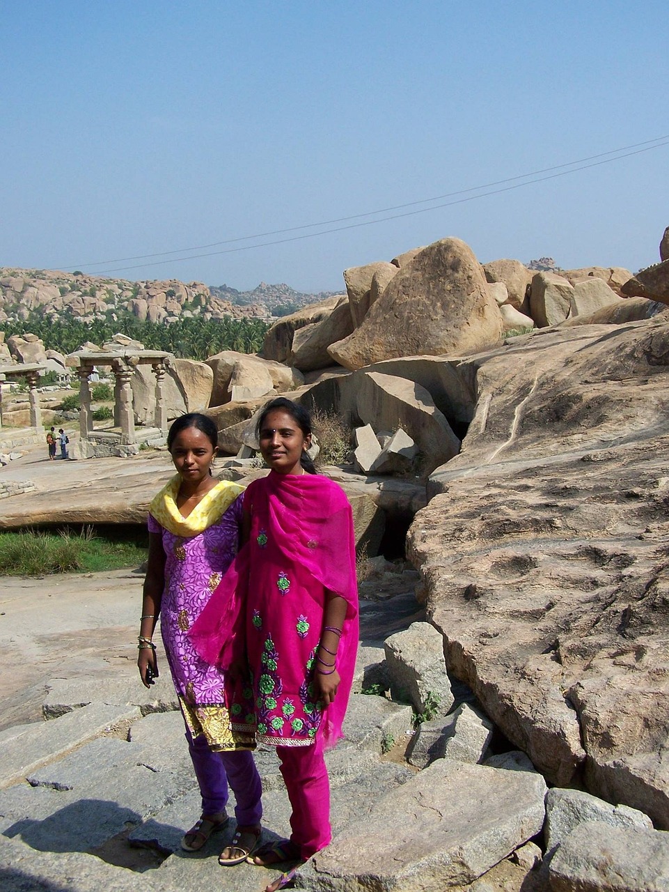 Girls Sari Rocks - Free photo on Pixabay - Pixabay