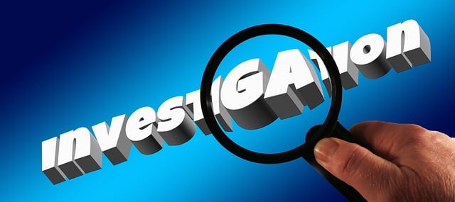Free hand magnifying glass enlarge illustration