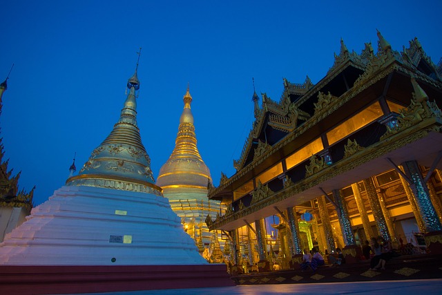 Free Shwedagon Pagoda Yangon photo and picture