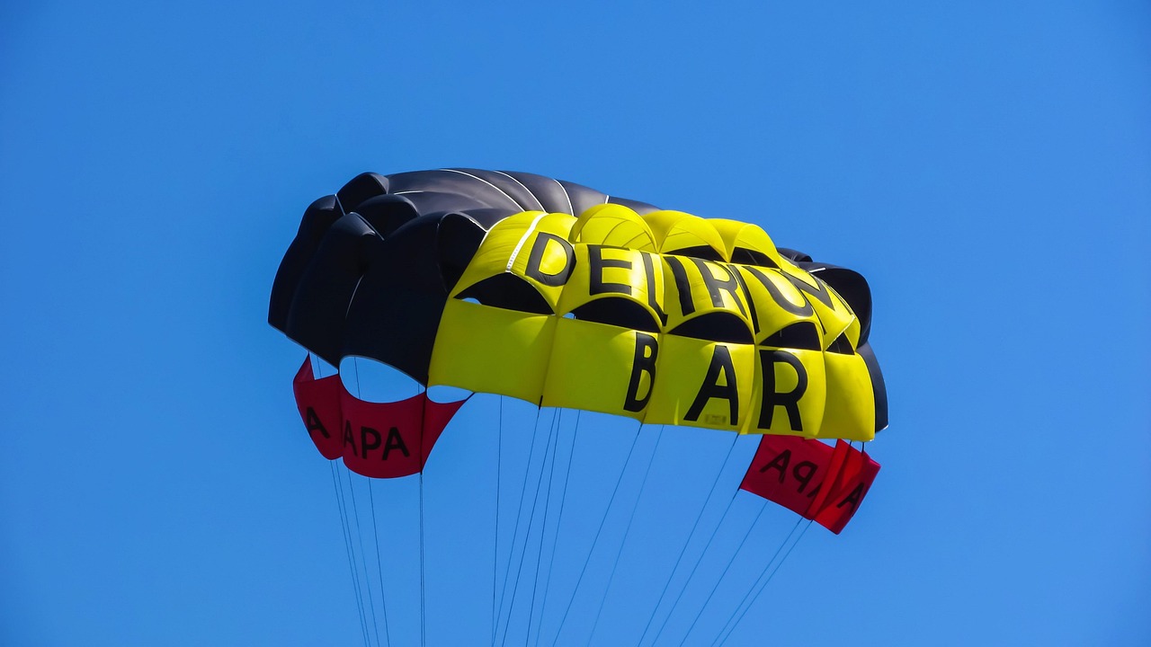 Parachute - free online jigsaw puzzle photo