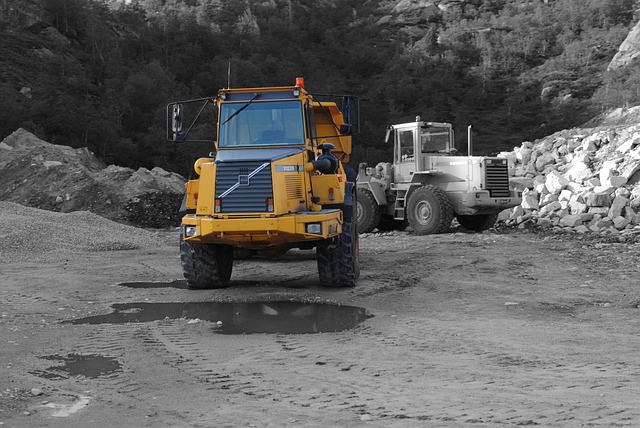 Free Excavator Yellow photo and picture