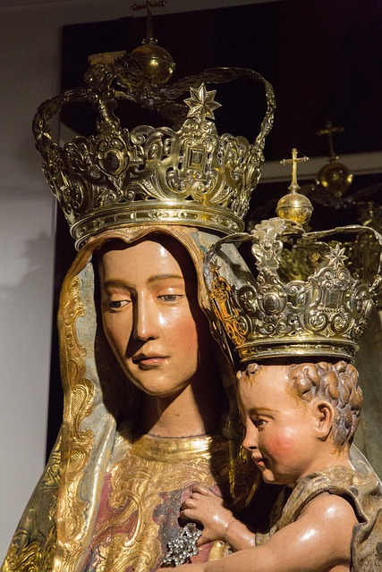 Free Madonna Dom photo and picture