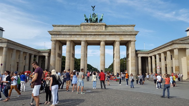 Free Berlin Arc De Triomphe photo and picture
