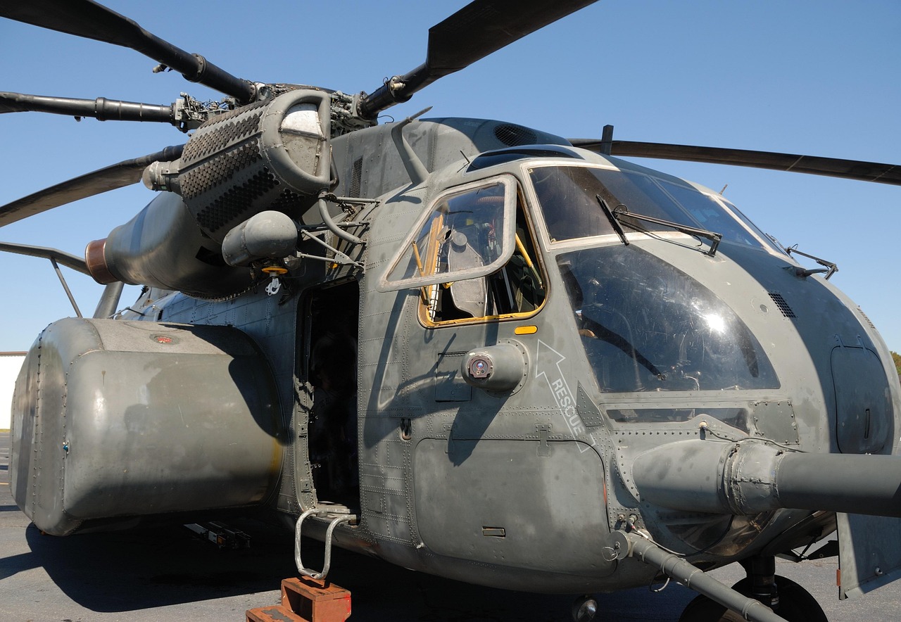 Helicopter - free online jigsaw puzzle photo