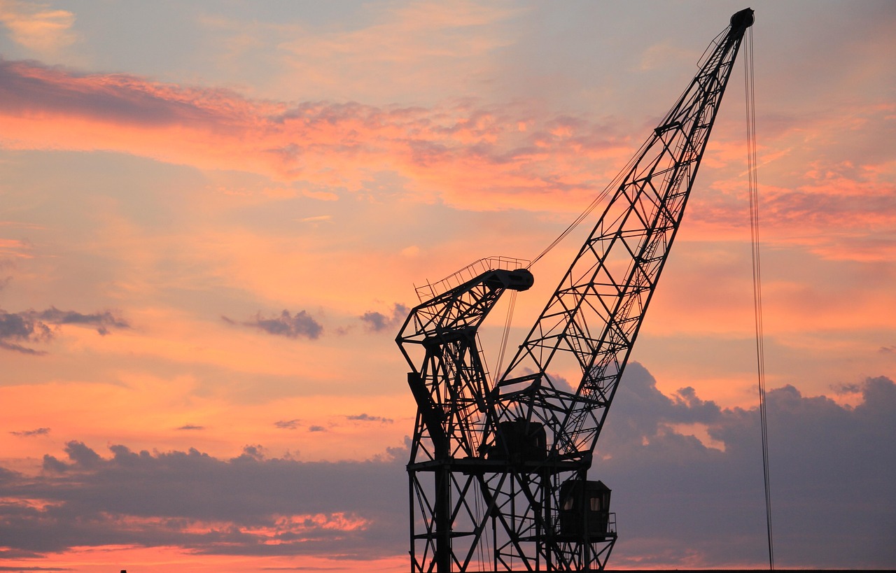Harbor Crane - free online jigsaw puzzle photo