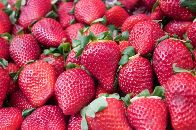 Free Strawberries Fruit photo and picture